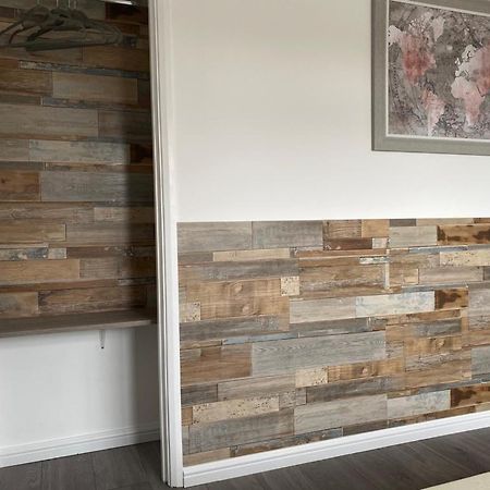 Gatwick Deluxe En-Suite Rooms Horley Buitenkant foto
