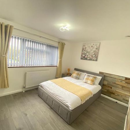 Gatwick Deluxe En-Suite Rooms Horley Buitenkant foto