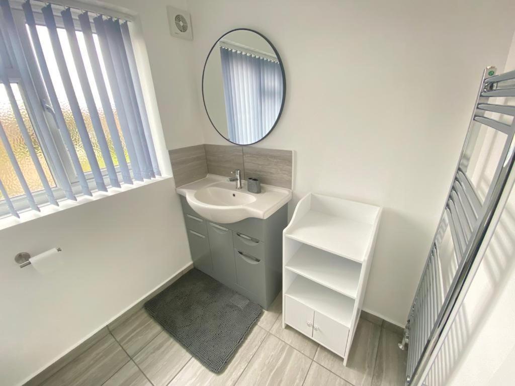 Gatwick Deluxe En-Suite Rooms Horley Buitenkant foto